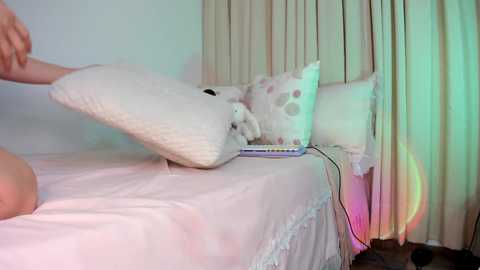 kitty__sophie Cam Show from 2025-09-24 00:40