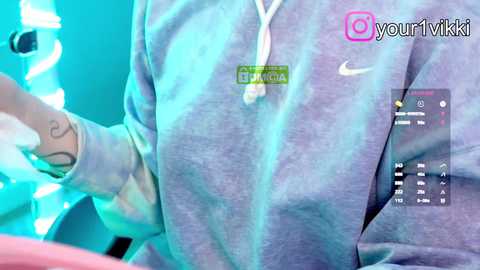 _vikkil0vescheese_ Cam Show from 2025-09-23 04:51