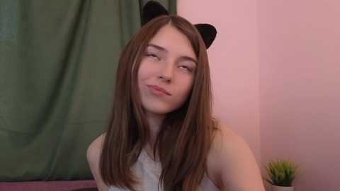 pamilarakestraw Cam Show from 2025-10-01 04:37