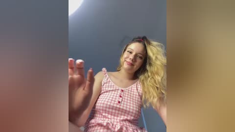 nicolecut Cam Show from 2025-11-02 16:19