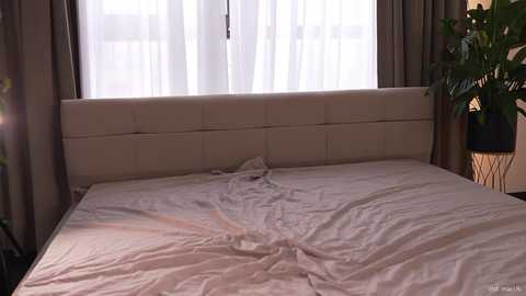 alissa_wxw Cam Show from 2025-10-20 12:02