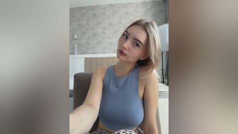 nezukoo Cam Show from 2025-09-17 10:24