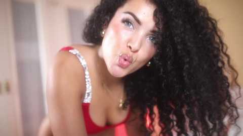 suzysuza Cam Show from 2025-09-26 21:44
