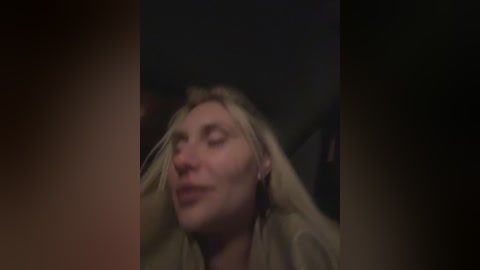 tvoyasamka77 Cam Show from 2025-12-01 03:41