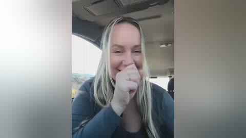 mona_plus Cam Show from 2025-11-11 08:50