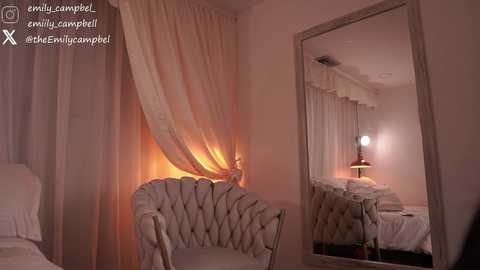 emiilycampbell Cam Show from 2025-12-07 04:27