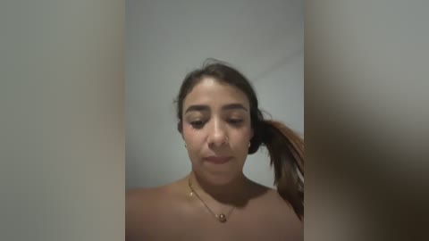 hall_16 Cam Show from 2025-11-06 00:44