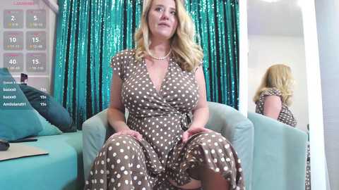 evelyndreamy Cam Show from 2025-12-05 05:10