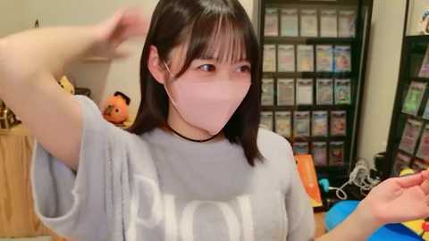 hikari_x0 Cam Show from 2025-11-11 16:38