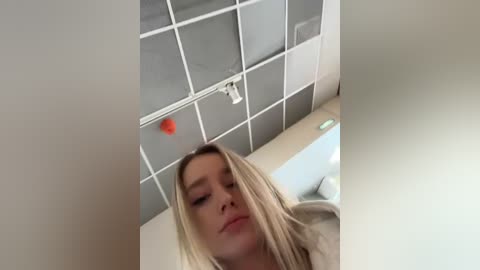 sssativa_model Cam Show from 2025-11-13 03:33