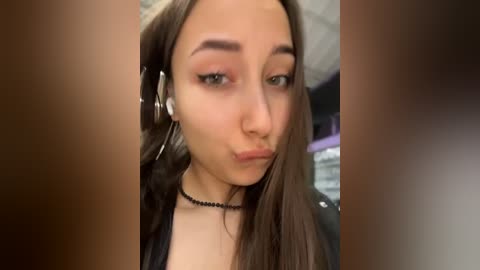 velvetvixeni Cam Show from 2025-11-18 19:46